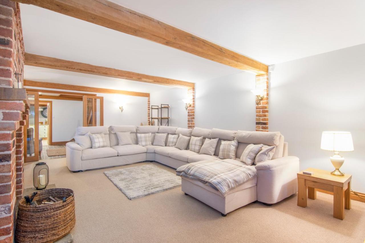 Вилла The Roost Group - The Coach House - Hot Tub Грейвсенд Экстерьер фото