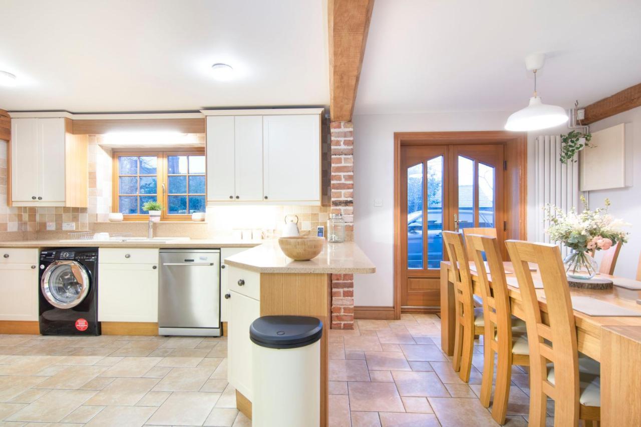 Вилла The Roost Group - The Coach House - Hot Tub Грейвсенд Экстерьер фото
