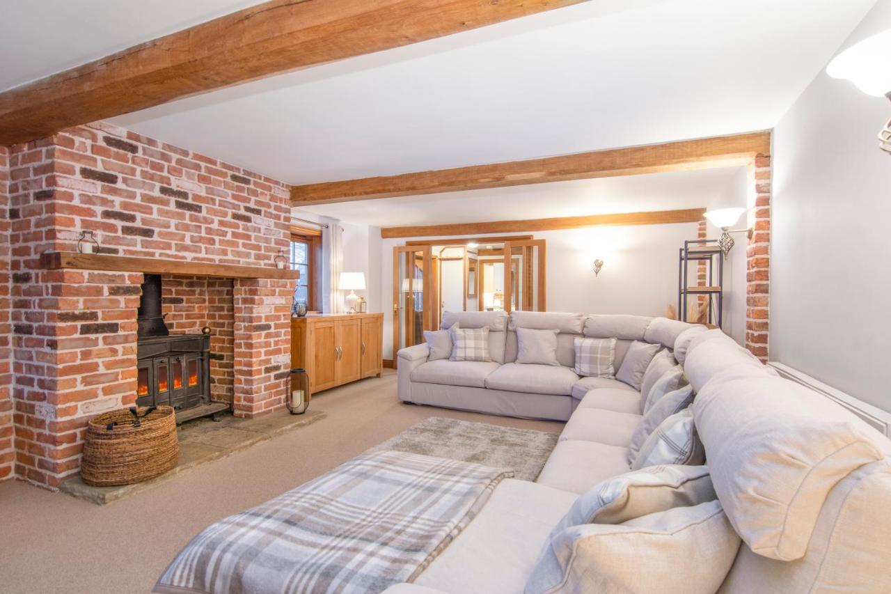 Вилла The Roost Group - The Coach House - Hot Tub Грейвсенд Экстерьер фото