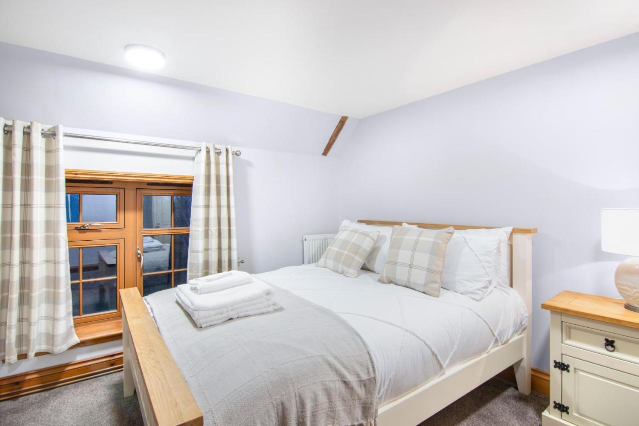 Вилла The Roost Group - The Coach House - Hot Tub Грейвсенд Экстерьер фото