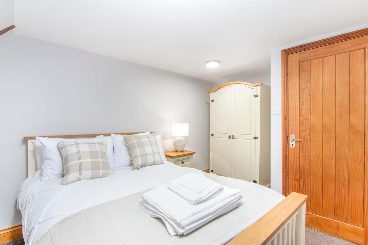 Вилла The Roost Group - The Coach House - Hot Tub Грейвсенд Экстерьер фото