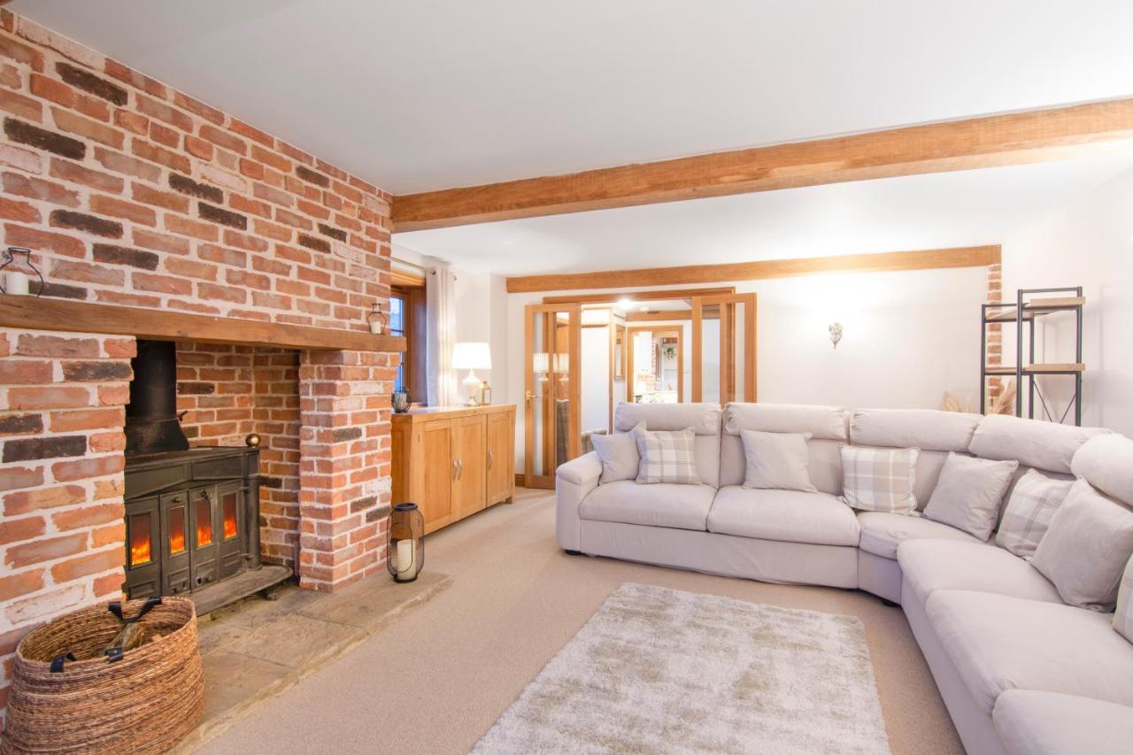 Вилла The Roost Group - The Coach House - Hot Tub Грейвсенд Экстерьер фото