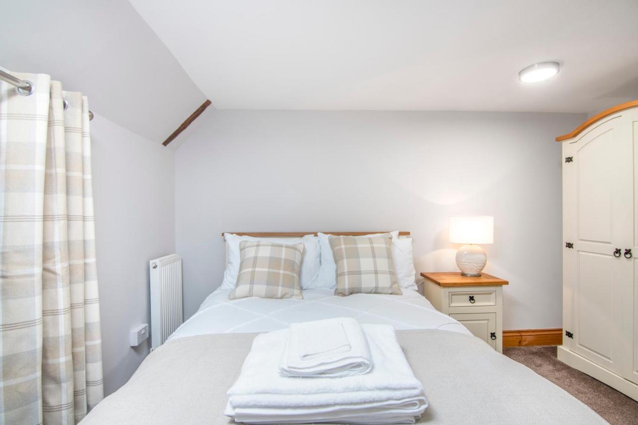 Вилла The Roost Group - The Coach House - Hot Tub Грейвсенд Экстерьер фото