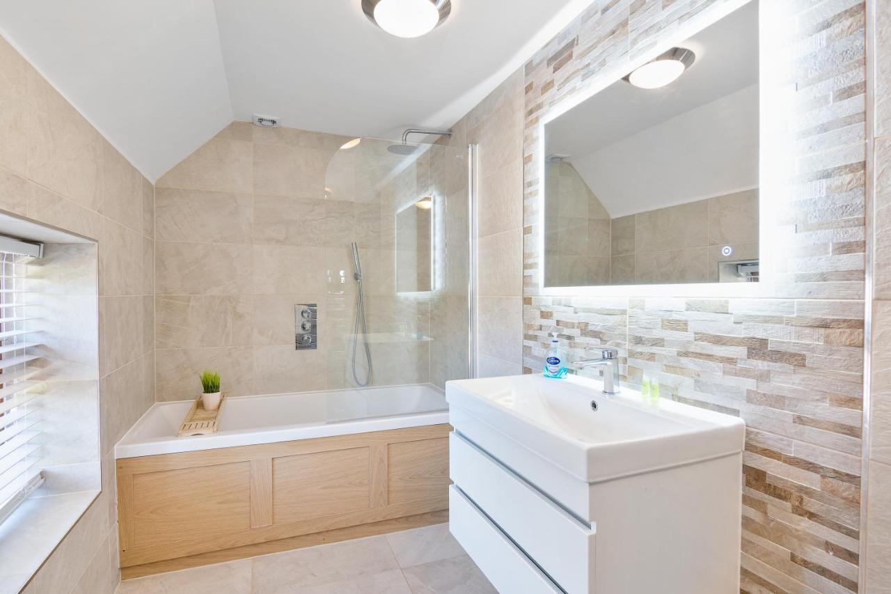 Вилла The Roost Group - The Coach House - Hot Tub Грейвсенд Экстерьер фото