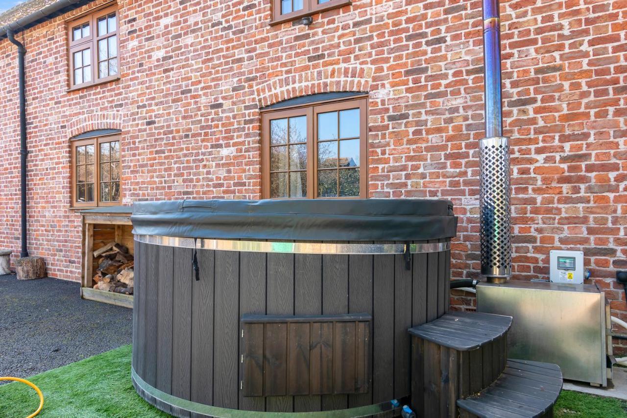 Вилла The Roost Group - The Coach House - Hot Tub Грейвсенд Экстерьер фото